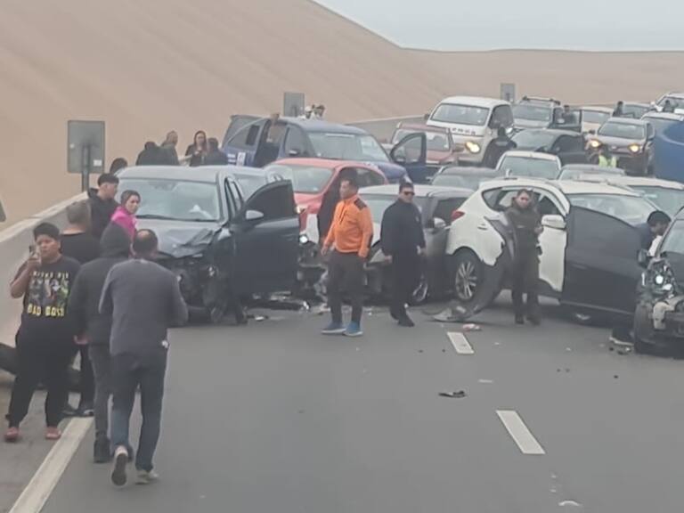 Grave accidente múltiple en ruta que une Iquique con Alto Hospicio: reportan taco de cinco kilómetros