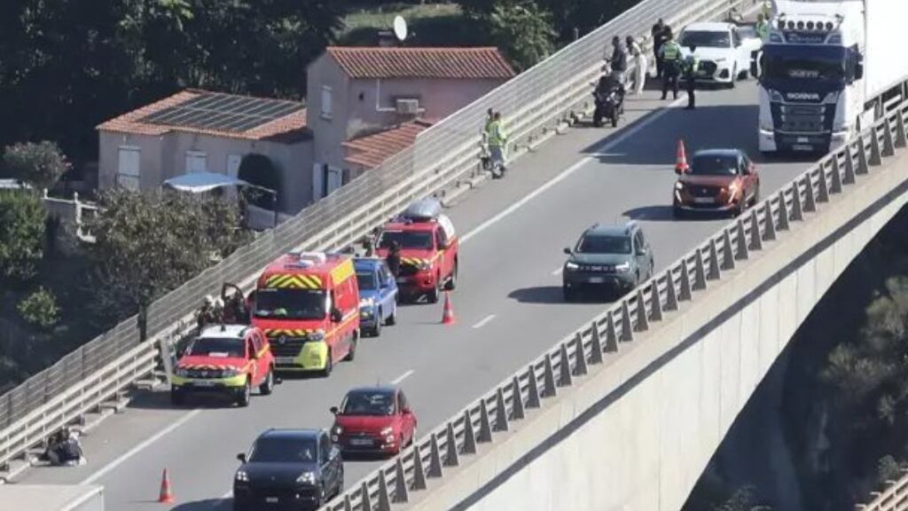 Futbolista del Niza de Francia es rescatado tras amenazar con suicidarse en un puente