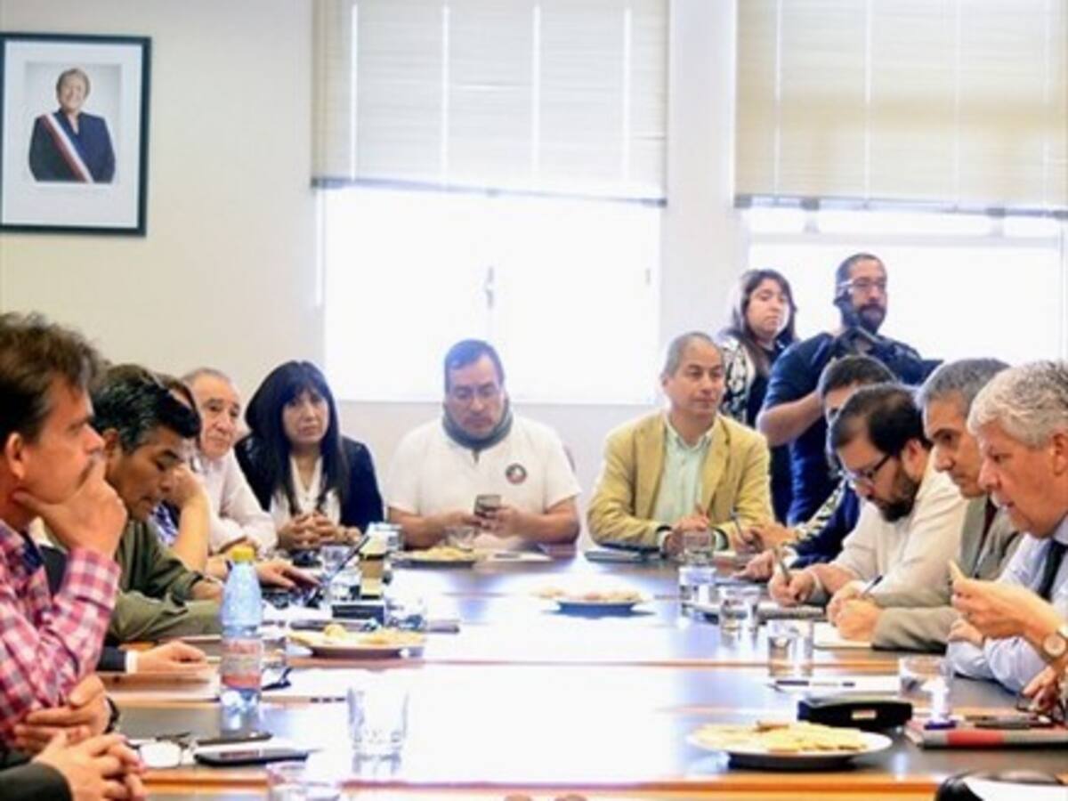 Mesa Sector Público y Ejecutivo llegan a un principio de acuerdo por el reajuste