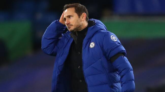 LONDON, ENGLAND - JANUARY 03: Frank Lampard, Manager of Chelsea looks dejected following his team's defeat in the Premier League match between Chelsea and Manchester City at Stamford Bridge on January 03, 2021 in London, England. The match will be played without fans, behind closed doors as a Covid-19 precaution. (Photo by Marc Atkins/Getty Images)