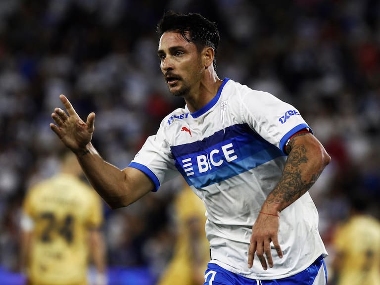 El gol con que Zampedri llegó a 150 tantos por la UC