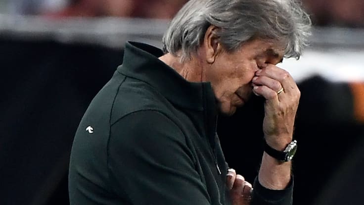 “Es malísimo, tiene los días contados aquí”: hinchas del Betis le dan la espalda a Pellegrini
