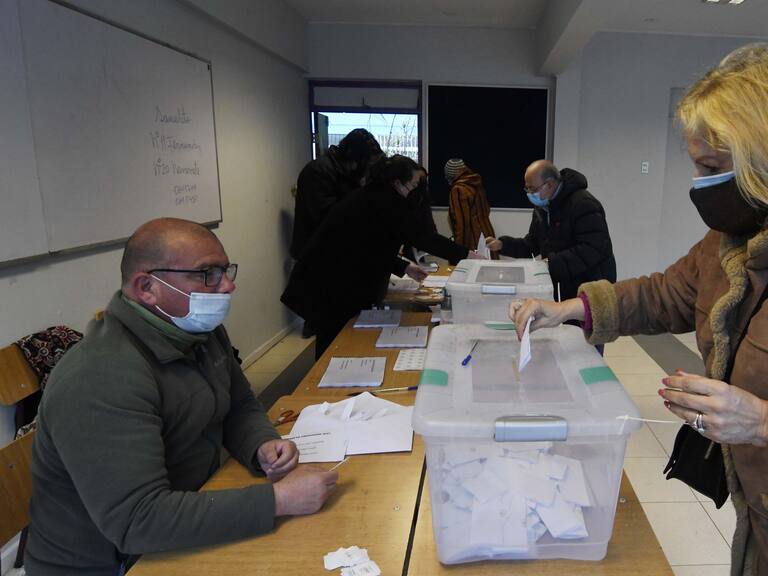 Unidad Constituyente entregó los resultados definitivos de su consulta ciudadana