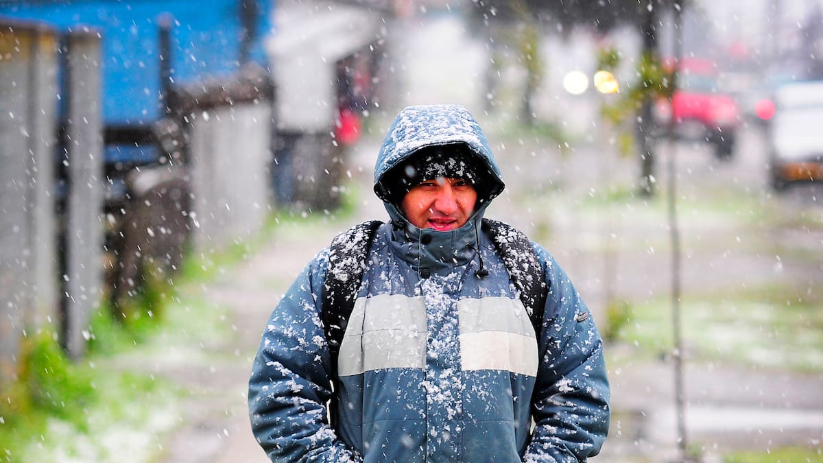 Sistema frontal llega a Chile con lluvia y nieve: declaran Alerta Temprana Preventiva en tres regiones