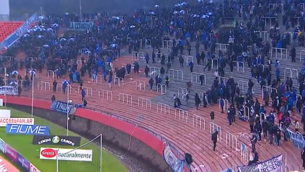 Godoy Cruz sufre durísimo castigo en el fútbol argentino por graves incidentes provocados por sus hinchas
