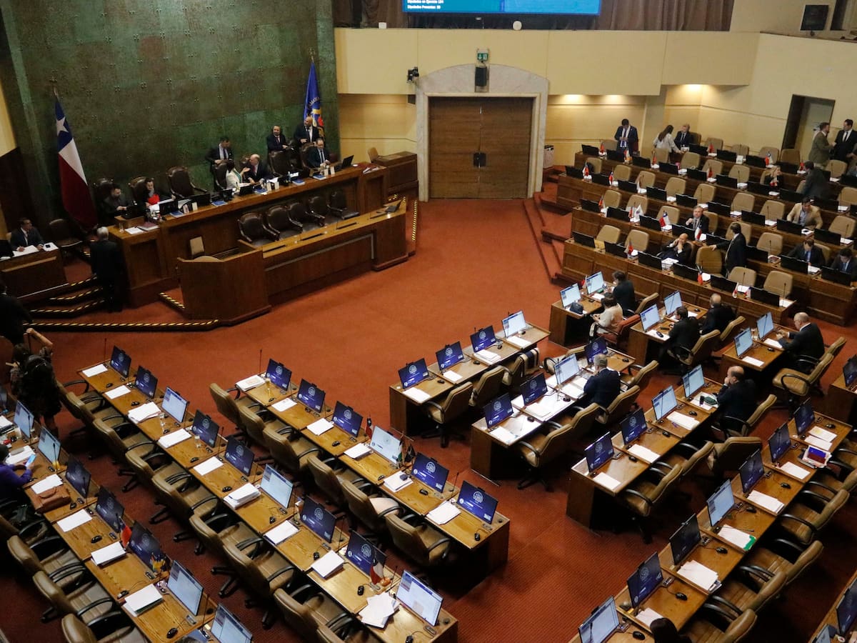 “Congreso fragmentado”: analista Marco Moreno aborda discusión por listas parlamentarias en el último día de inscripción