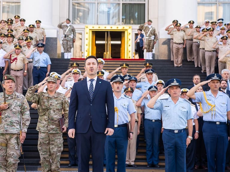 X @ Argenpoirot | Ministro de Defensa de Argentina, Luis Petri