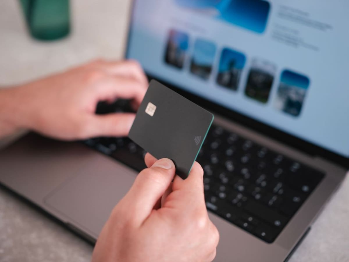 Adiós a las cuotas: el débito se impone y las billeteras digitales se disparan en el e-commerce chileno
