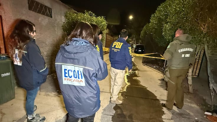 Melipilla: hombre resulta herido tras ser baleado mientras estaba junto a su pareja en la vía pública