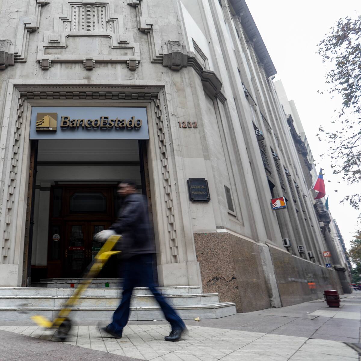 Sindicato anuncia movilizaciones: BancoEstado despide a 50 trabajadores debido a reestructuración interna