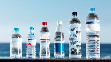 Nuevo estudio en Chile revela peligroso dato sobre el agua embotellada: con estos envases hay que tener cuidado
