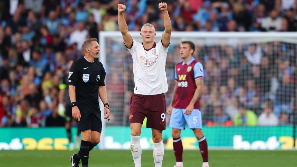 Con doblete de Haaland: Manchester City comienza la defensa del título en la Premier League goleando a Burnley