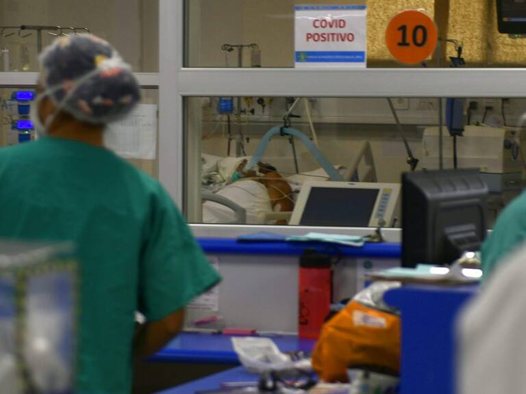 Epidemiólogo y cambios de criterio frente a la pandemia: «Este es un partido que estamos perdiendo 3-0, ojalá no lo perdamos 8-0»