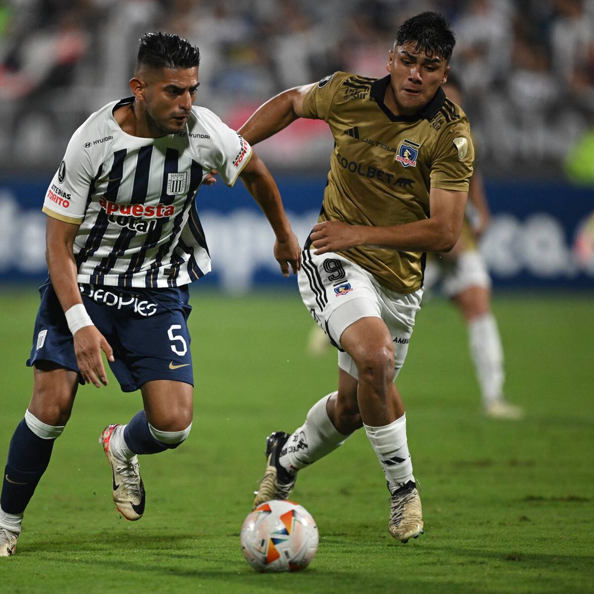 Colo Colo rescató un empate en Perú y sigue vivo en la Copa Libertadores