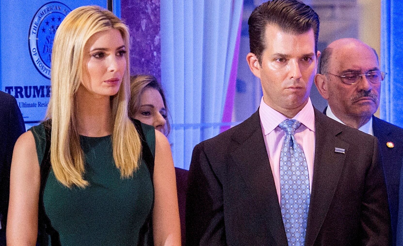 Ivanka y Donald Junior durante una conferencia de su padre Donald Trump