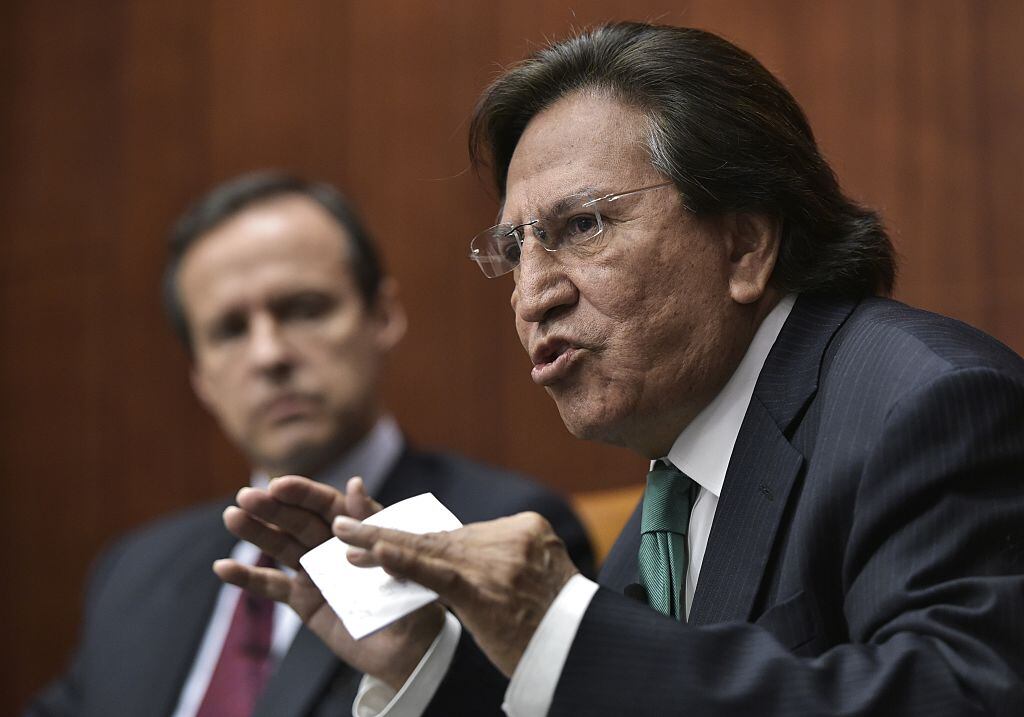 El expresidente del Perú Alejandro Toledo ante la prensa en 2016