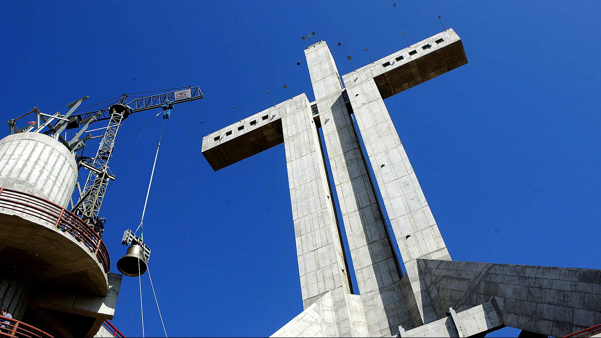 Cruz del tercer milenio