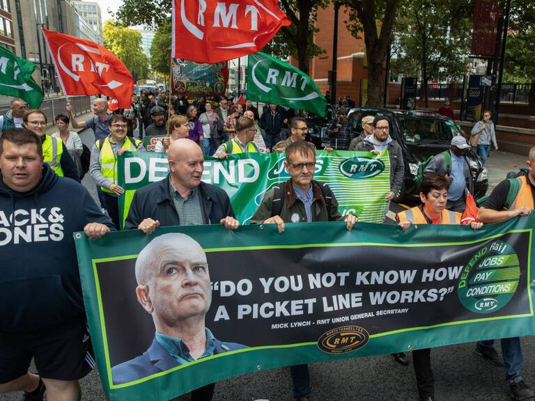 Sindicatos del transporte se manifiestan en Londres contra la inflación