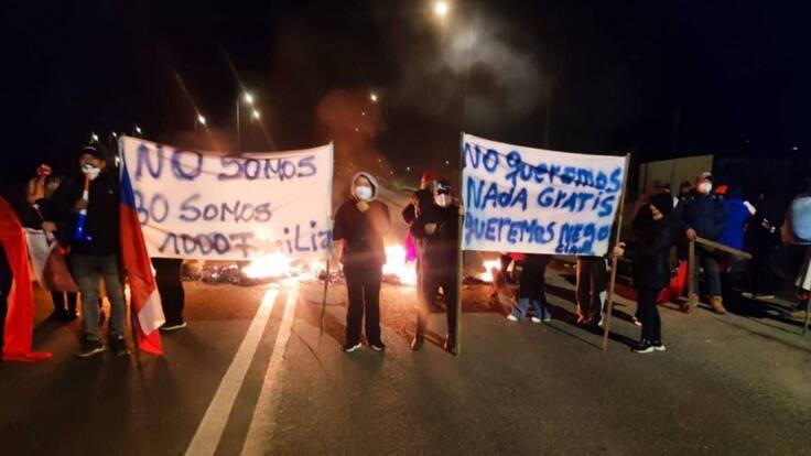Con barricadas en la Ruta 160: más de mil familias se movilizan contra orden de desalojo tras tomarse terrenos de Forestal Arauco