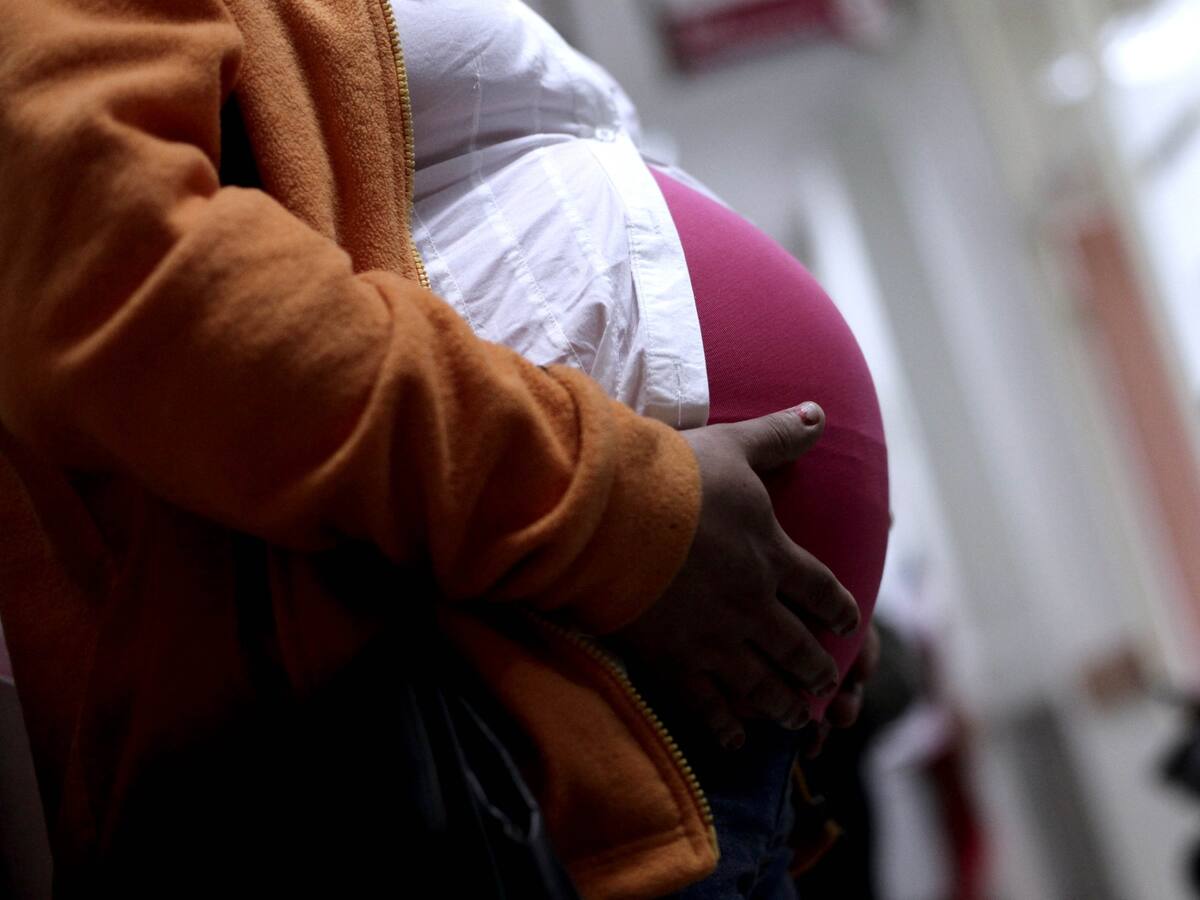 Vacunación contra el covid-19: este lunes comenzó inoculación a embarazadas con comorbilidades