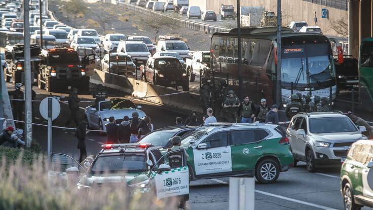 Hombre fallece tras ser atacado a tiros mientras conducía automóvil en Lo Espejo