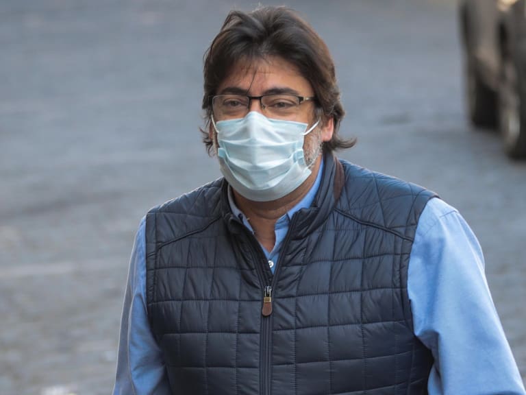 Concejo Municipal de Recoleta apoyó a Daniel Jadue tras insultos recibidos en un avión
