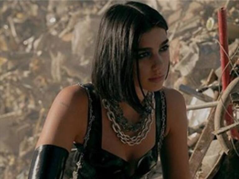 Dua Lipa lanzó su nueva canción y videoclip «Swang Song»