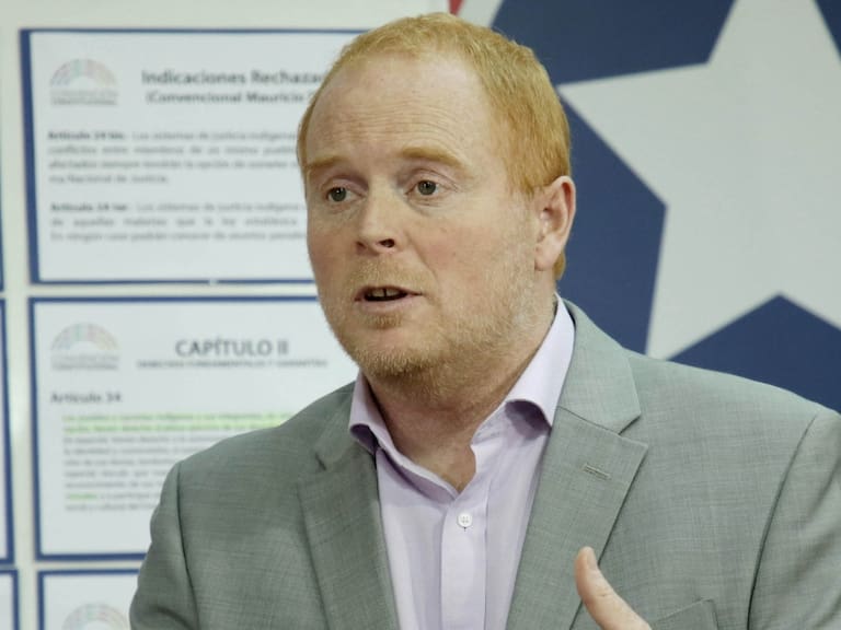 Cambios en el Partido Republicano: senador Rojo Edwards deja la presidencia de la colectividad