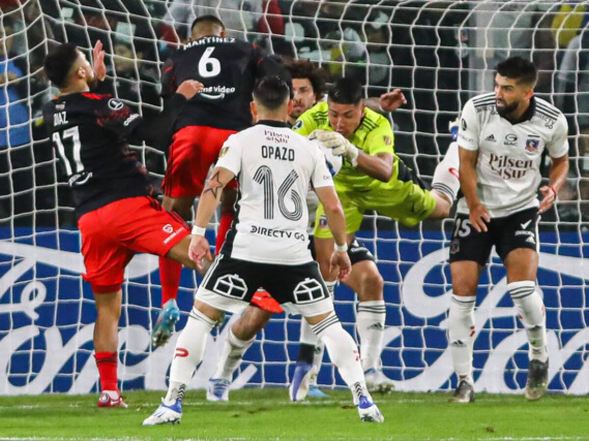 River Plate se impuso sobre Colo Colo en los últimos 10 minutos en un intenso y electrizante partido en Macul