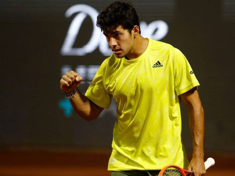 SANTIAGO, CHILE - MARCH 13: Cristian Garin of Chile celebrates his victory against Daniel Elahi Galan on Colombia during the semifinal of Chile Dove Men+Care Open at Club Deportivo Universidad CatÛlica on March 13, 2021 in Santiago, Chile. (Photo by Marcelo Hernandez/Getty Images)