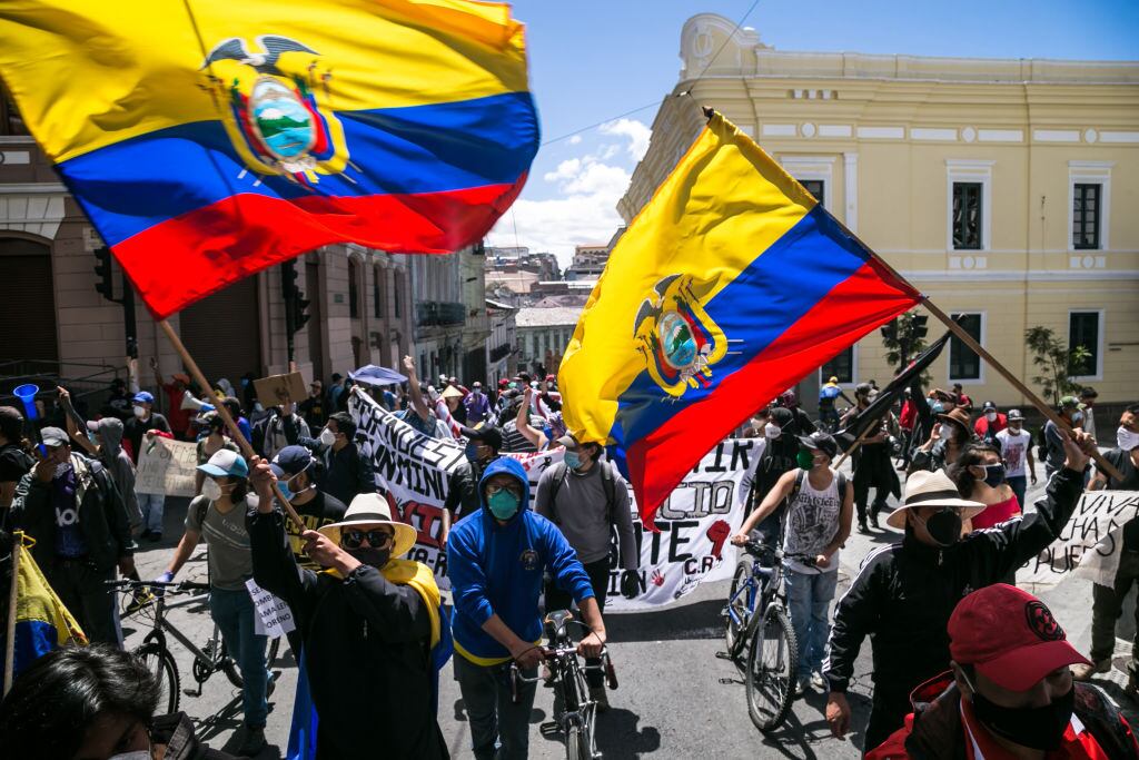 La ciudadanía protesta contra el poder ejecutivo en Quito