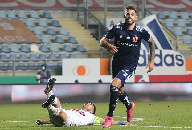 Joaquín Larrivey llegó a los 30 goles con la camiseta de Universidad de Chile