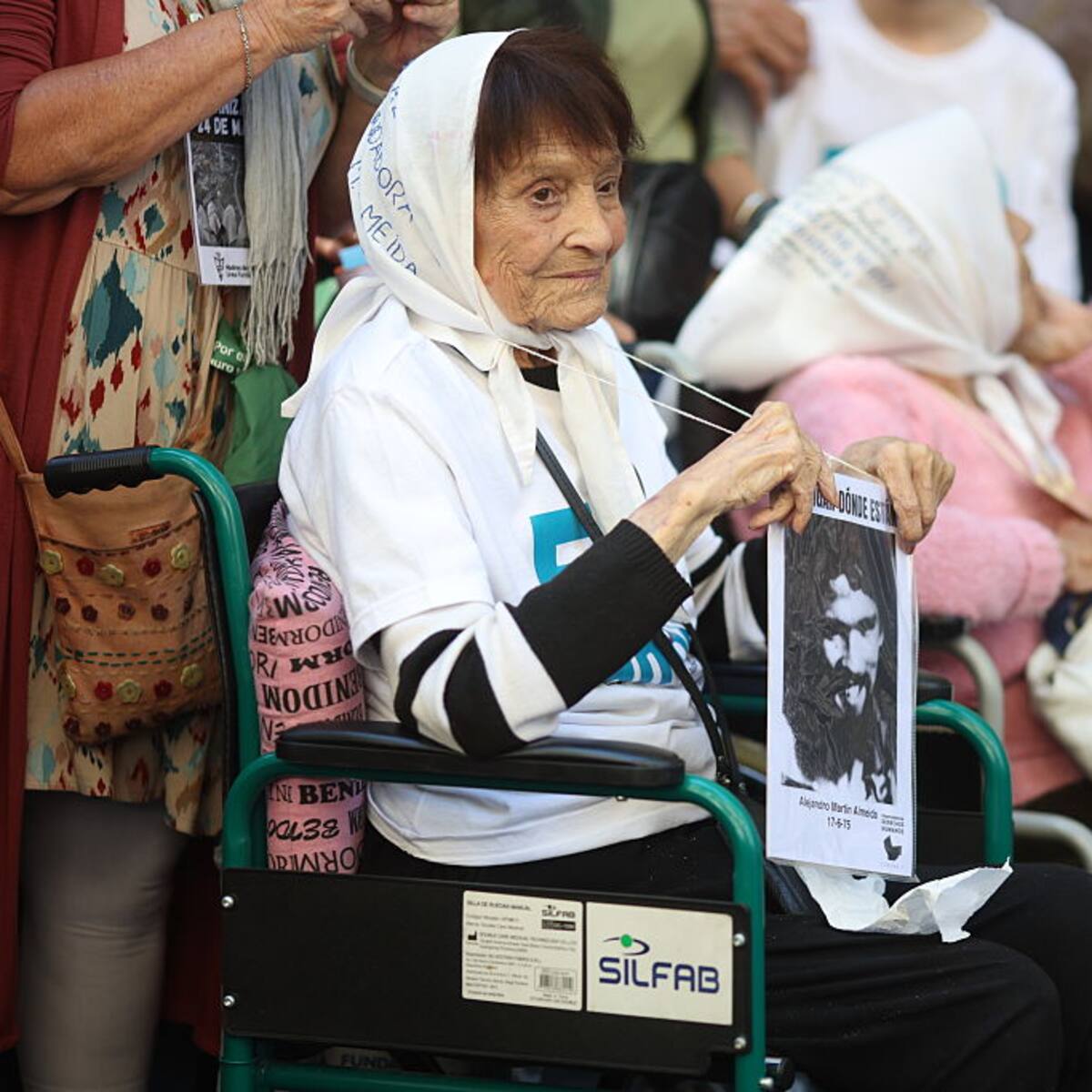 Muere Taty Almeida, presidenta de las Madres de Plaza de Mayo y símbolo de la lucha por los derechos humanos en Argentina