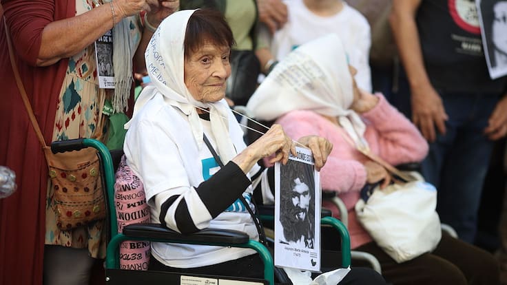 Muere Taty Almeida, presidenta de las Madres de Plaza de Mayo y símbolo de la lucha por los derechos humanos en Argentina