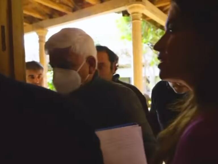 “No me levante la mano”: Querida periodista de Mega fue agredida por polémico alcalde