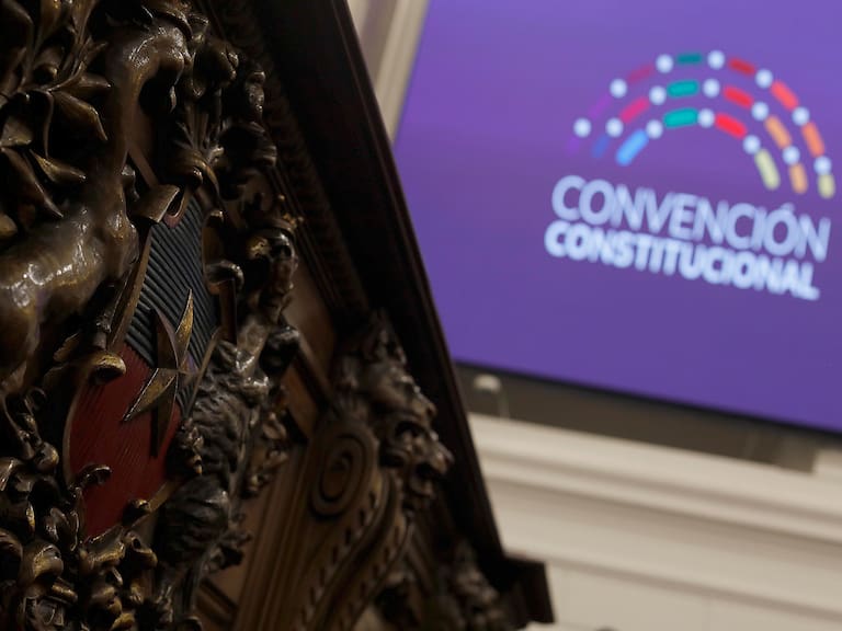 Consejo Fiscal Autónomo entrega propuesta a la Convención para incluir responsabilidad y sostenibilidad fiscal en la Constitución