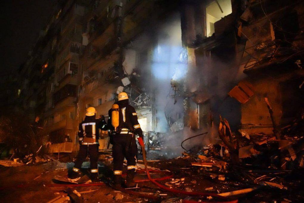 Ataque aéreo ucraniano contra avión ruso en Kiev 1020 OK