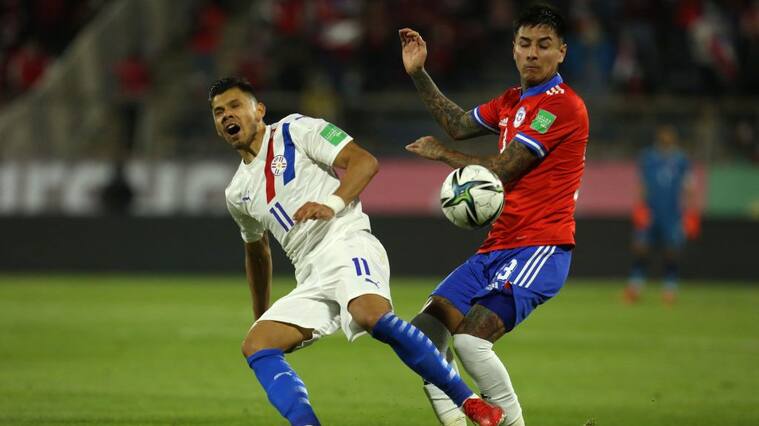 El listado de 11 jugadores de Chile que pueden quedar suspendidos por acumulación de tarjetas amarillas