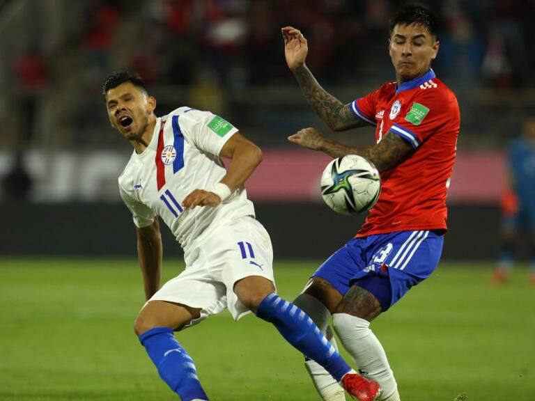 El listado de 11 jugadores de Chile que pueden quedar suspendidos por acumulación de tarjetas amarillas