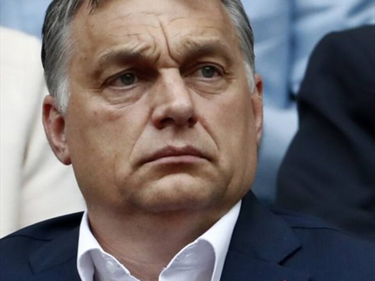 Hungría aprueba la polémica ley que criminaliza la ayuda a los migrantes