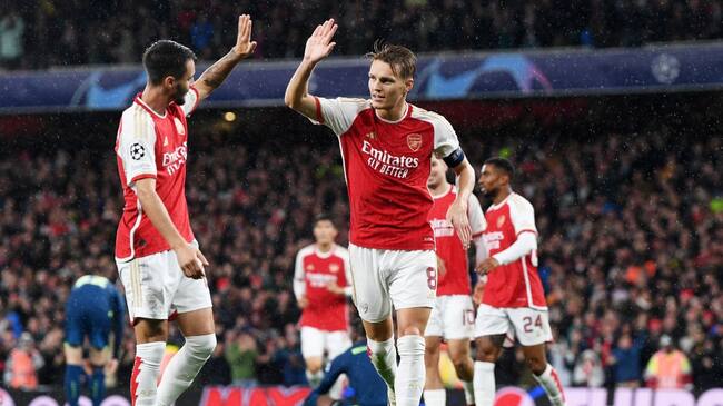 Arsenal arrasa con PSV en su regreso a la Champions League luego de 6 años