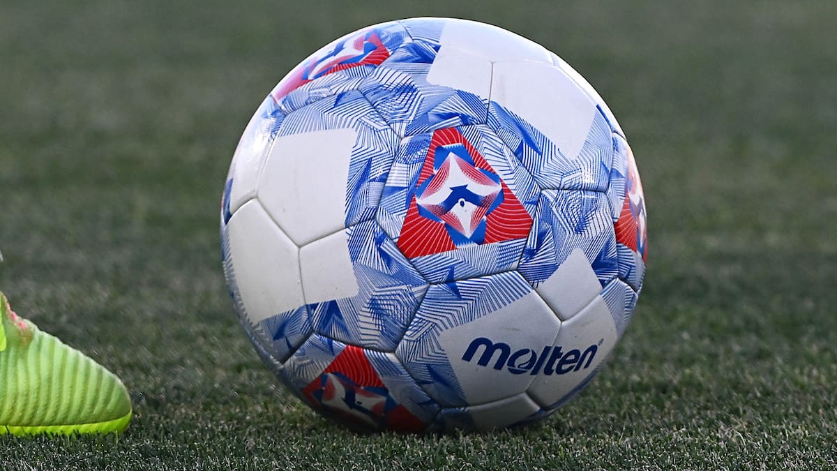 Experimentado goleador del fútbol chileno anuncia su retiro tras 20 años de carrera: ya tiene fecha para despedirse