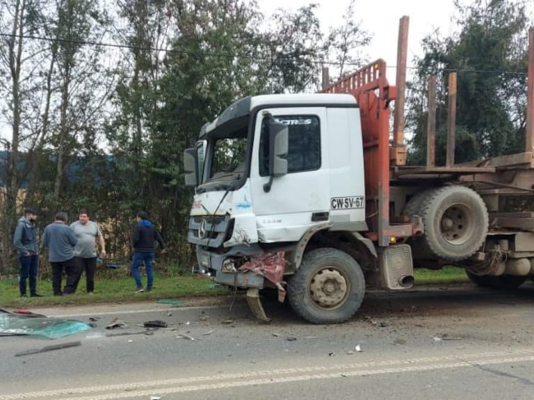 Choque multiple en ruta Paillaco-Valdivia resulta con un fallecido
