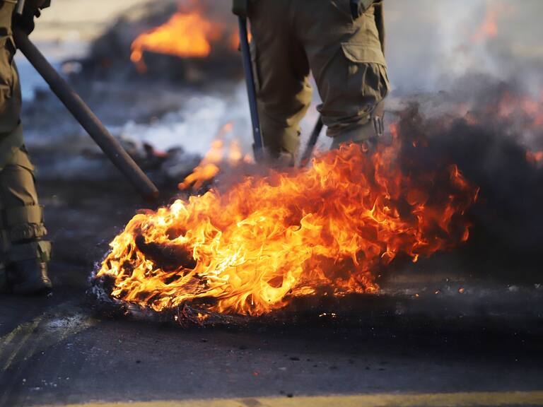Instalan barricadas en Camino La Pólvora de Valparaíso: se reporta gran congestión
