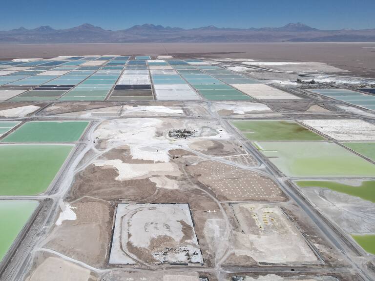 A pocos días de concretar alianza con Codelco: CMF fija plazo hasta el lunes para que SQM se pronuncie por requerimiento de Tianqi