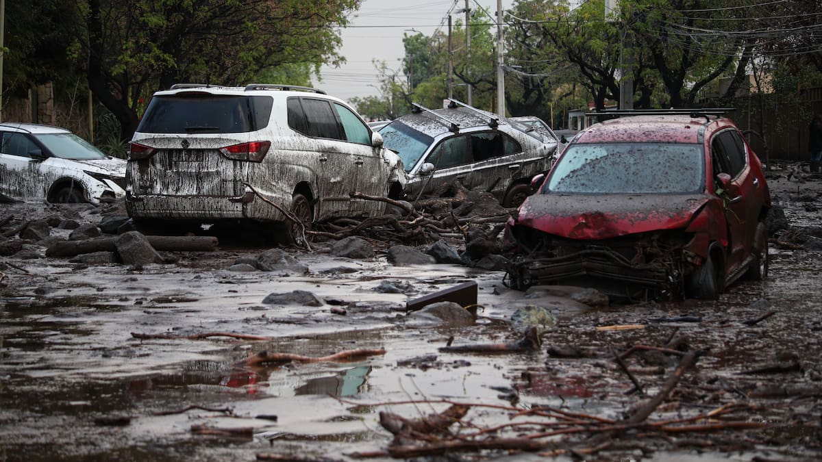 Minsal declara Alerta Sanitaria en toda la Región Metropolitana por riesgo de aluviones y nuevo sistema frontal