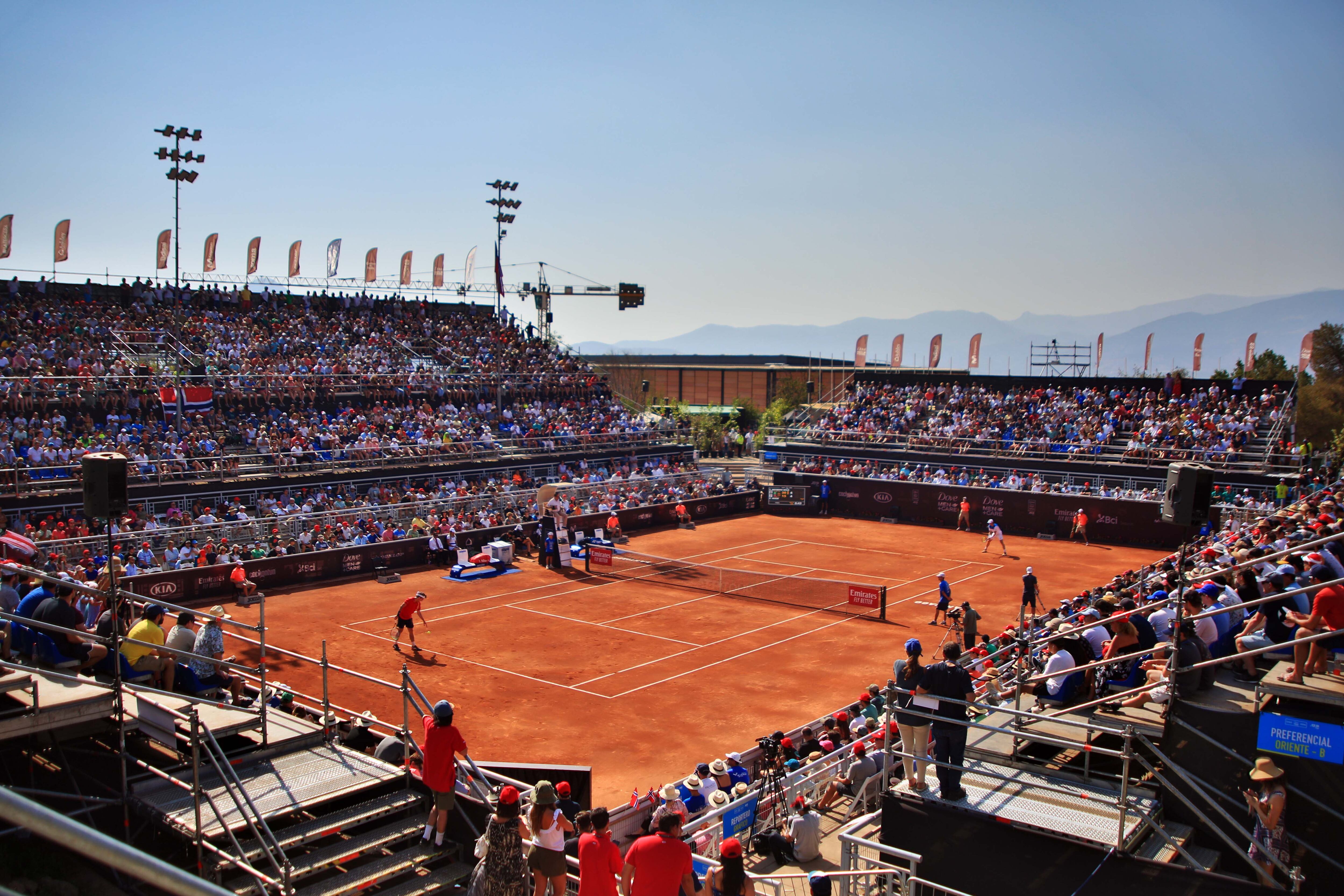 1 de Marzo 2020/ SANTIAGO
Imagen Panormica del estadio lleno, durante juego del tenista Casper Ruud (NOR) por la final contra el jugador Thiago Seyboth (BRA), valido por la ATP 250 Santiago, realizado en las canchas de tenis del Club Universidad Catlica en San Carlos de Apoquindo, ubicada en la Comuna de Las Condes
FOTO: Jose Francisco Zuiga /AGENCIAUNO