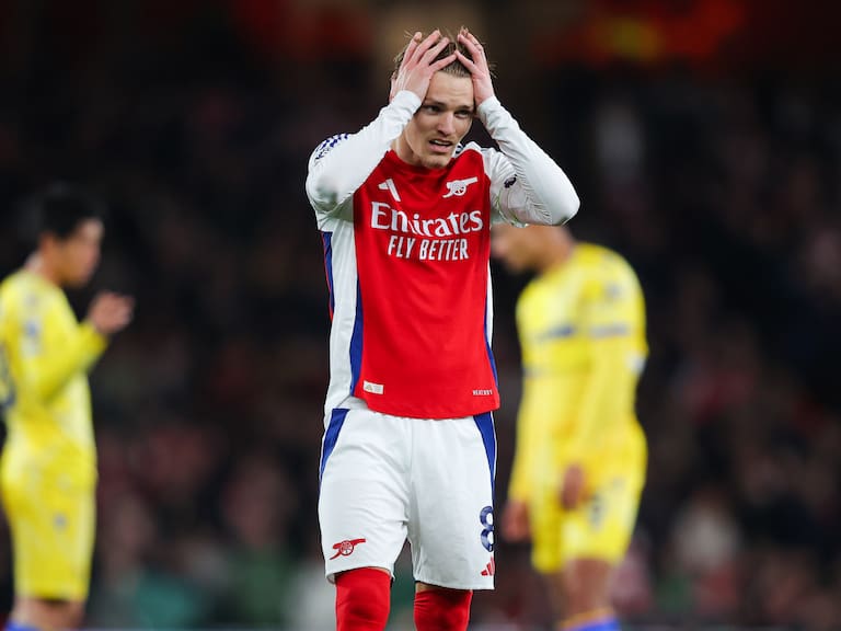 Arsenal se enreda ante Crystal Palace y deja servida la Premier League al Liverpool