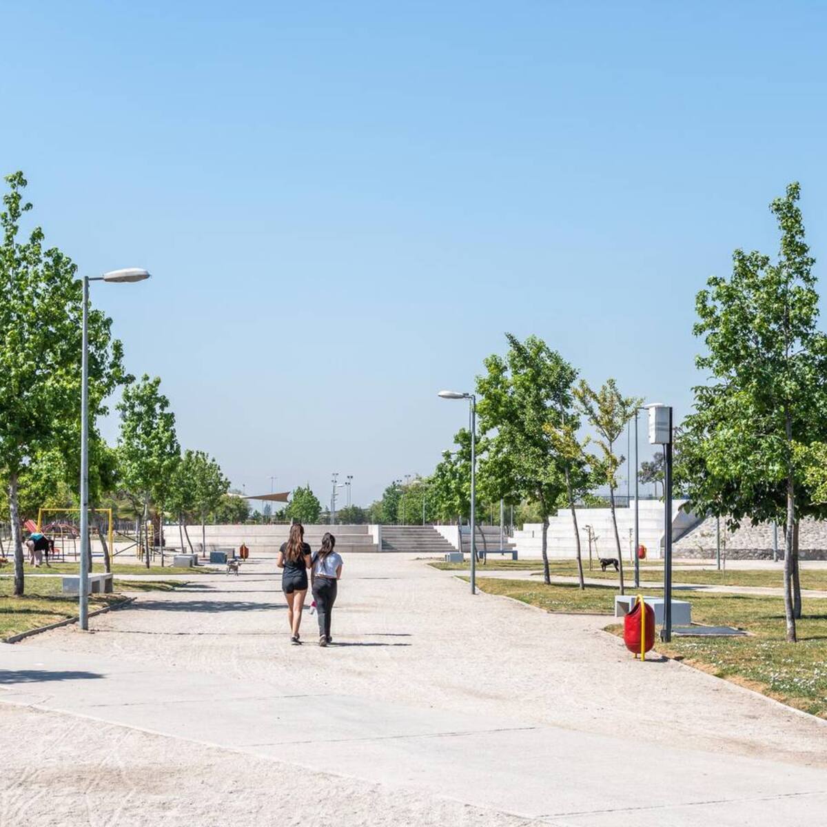 Más de 40 hectáreas y con entrada gratuita: el pulmón verde de Santiago que cambia de color en otoño