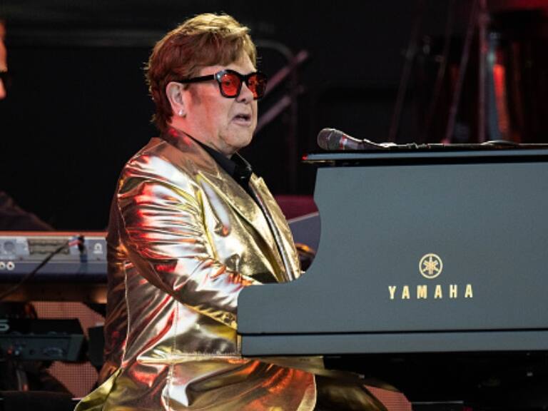 Elton John testificó a favor de Kevin Spacey en juicio por agresión sexual
